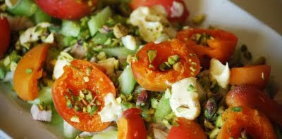 Pollo albicocche e mandorle