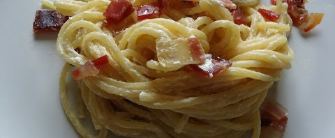 Spaghetti robiola, speck e curry e.. sono viiiiiva!