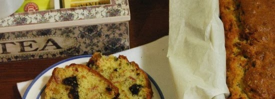 Cake au pistache, prunes et jambon de Parme