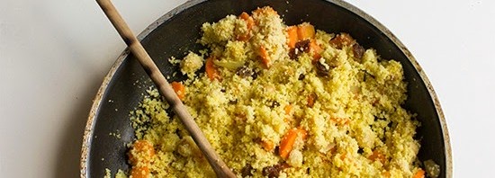 Cous cous vegano, ceci carote e uvetta