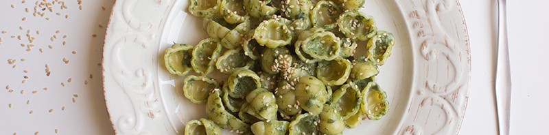 Gnocchi con pesto di spinaci e robiola