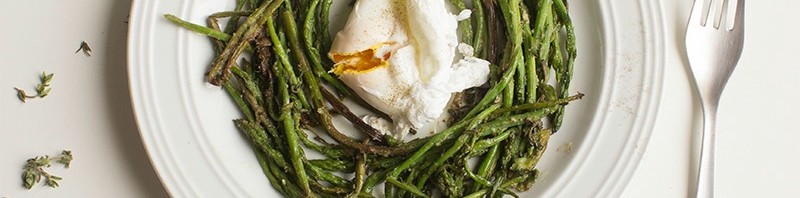 Uovo poché con asparagi selvatici