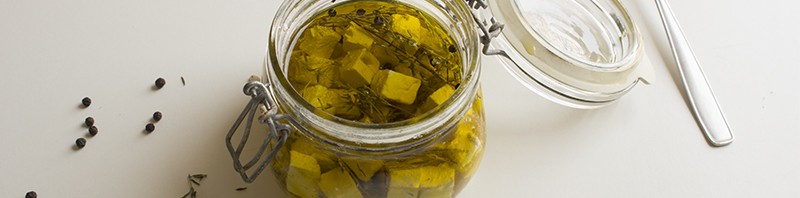 Cubetti di feta sott’olio al profumo di timo