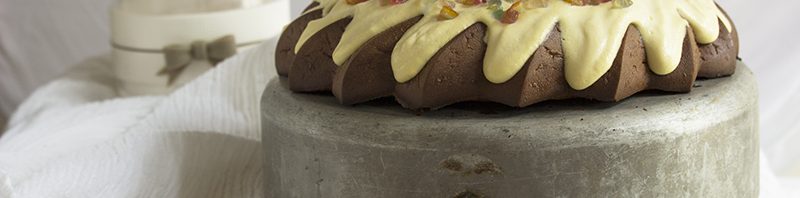 Ciambellone al cioccolato con crema al mascarpone e canditi