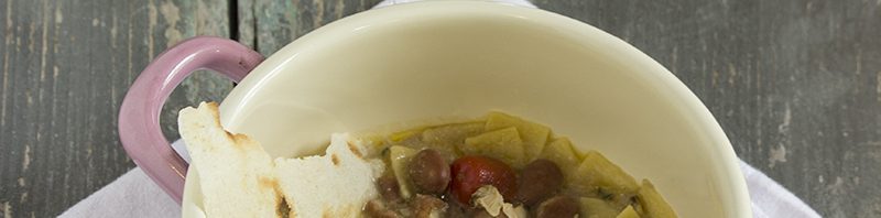 Pasta e fagioli con vongole e tahin
