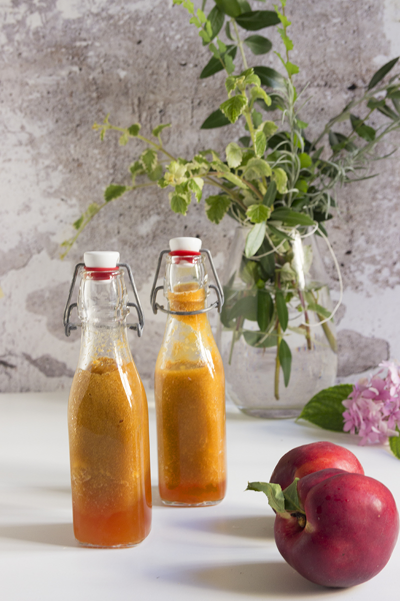 Succo di pesca fatto in casa