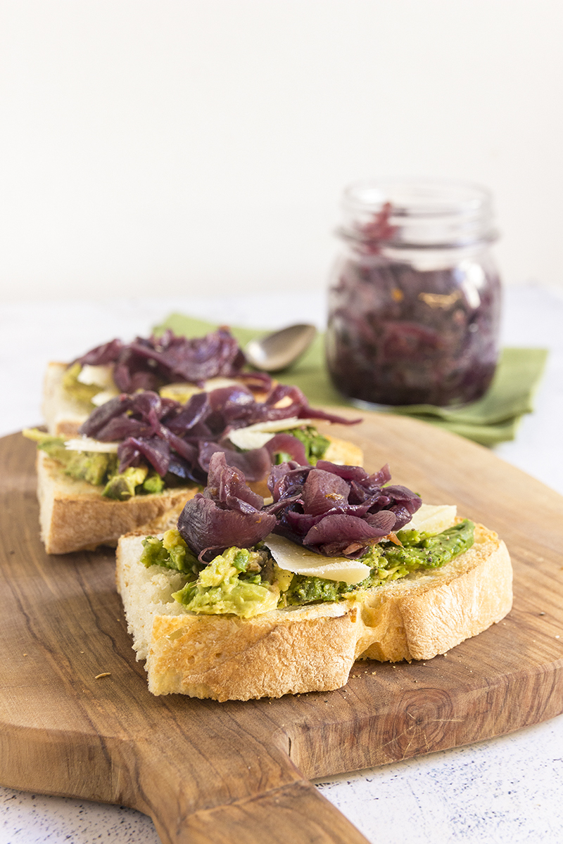 Avocado toast: tre ricette veloci e salutari